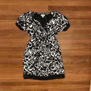 🌈 2/$10 Silky Motherhood Maternity patterned dress